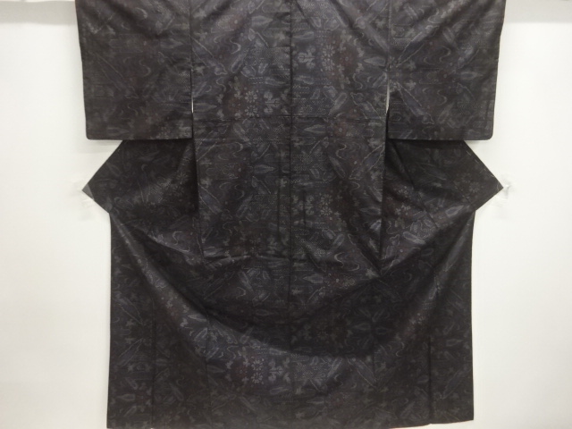 JAPANESE KIMONO / SILK / DORO OSHIMA TSUMUGI / WOVEN STREAM & FLORAL PLANTS